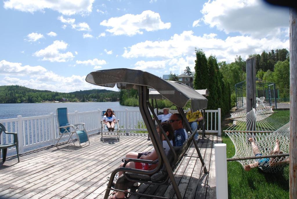 Auberge Le Cabanon Saint Zenon エクステリア 写真